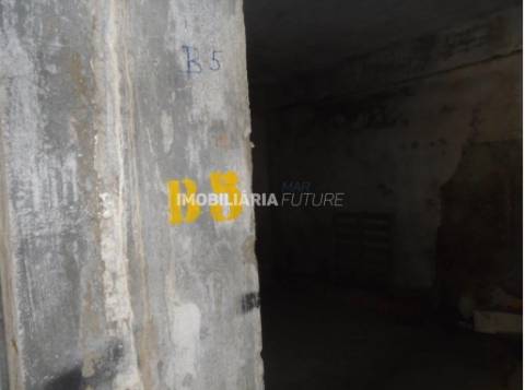 Garagem T0 Venda em Nelas,Nelas