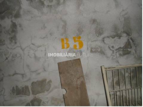 Garagem T0 Venda em Nelas,Nelas