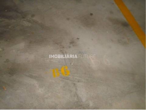 Garagem T0 Venda em Nelas,Nelas