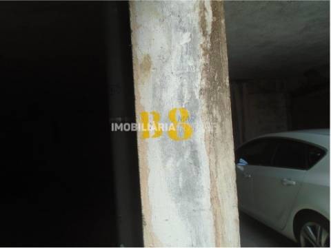 Garagem T0 Venda em Nelas,Nelas