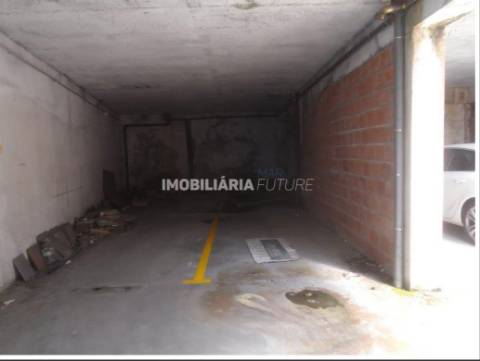 Garagem T0 Venda em Nelas,Nelas