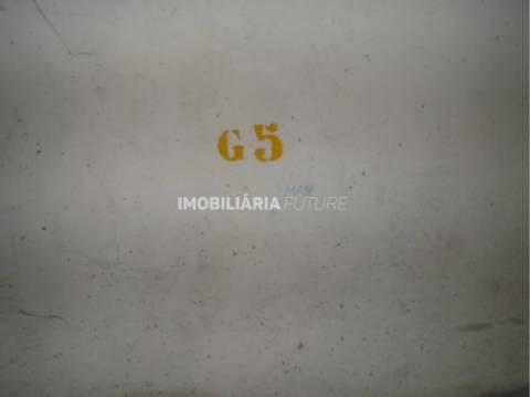 Garagem T0 Venda em Nelas,Nelas