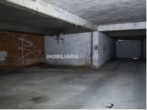 Garagem T0 Venda em Nelas,Nelas