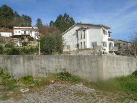 Moradia Isolada T4 Venda em Castro Daire,Castro Daire