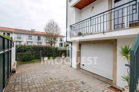 Moradia Geminada V4 em Real, Braga