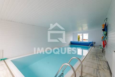 Moradia Geminada V4, com piscina interior, em Real, Braga