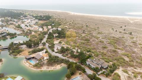 Lote Exclusivo em Tróia – Primeira Linha do Mar