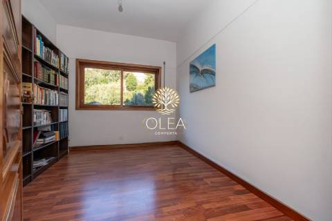 Apartamento T4+1 com Varanda de 40m² | Localização Priviligiada I SOLUM