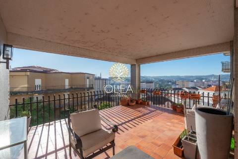 Apartamento T4+1 com Varanda de 40m² | Localização Priviligiada I SOLUM