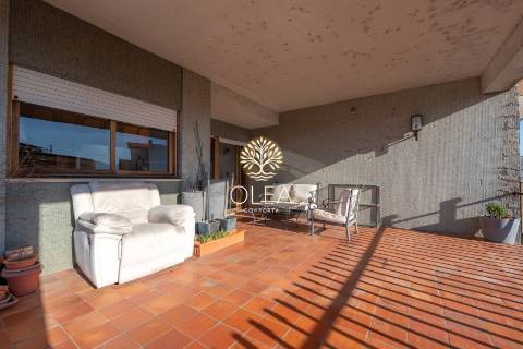 Apartamento T4+1 com Varanda de 40m² | Localização Priviligiada I SOLUM