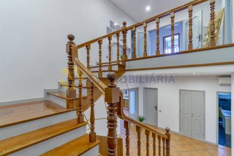 Moradia T5 com Piscina no Centro de Ermesinde – Ideal para Alojamento Local