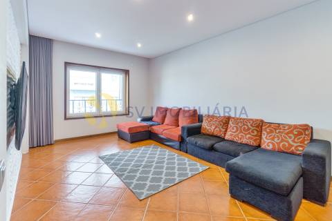 Moradia T5 com Piscina no Centro de Ermesinde – Ideal para Alojamento Local