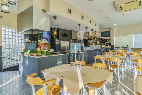 Restaurante em Folgosa com Excelente Localização e Capacidade para 80 Pessoas
