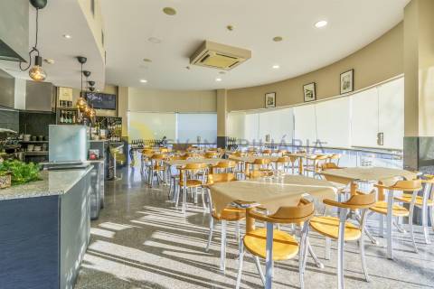 Restaurante em Folgosa com Excelente Localização e Capacidade para 80 Pessoas