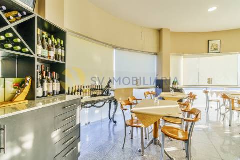 Restaurante em Folgosa com Excelente Localização e Capacidade para 80 Pessoas