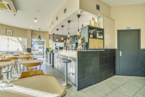 Restaurante em Folgosa com Excelente Localização e Capacidade para 80 Pessoas