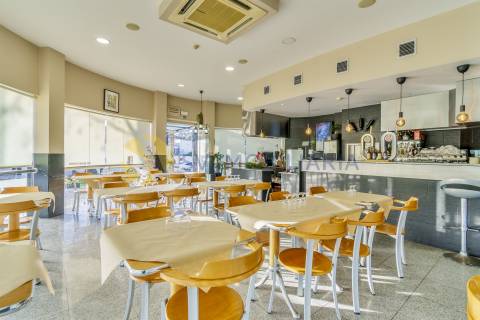 Restaurante em Folgosa com Excelente Localização e Capacidade para 80 Pessoas