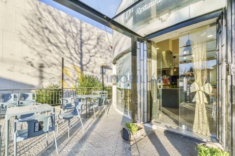 Restaurante em Folgosa com Excelente Localização e Capacidade para 80 Pessoas