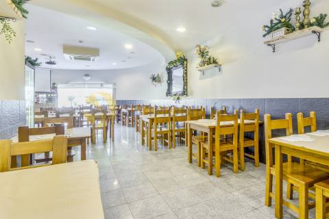 Restaurante em Folgosa com Excelente Localização e Capacidade para 80 Pessoas