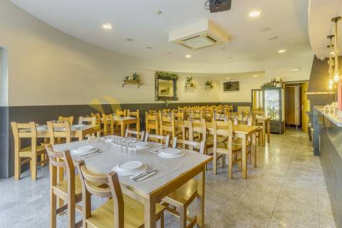 Restaurante em Folgosa com Excelente Localização e Capacidade para 80 Pessoas