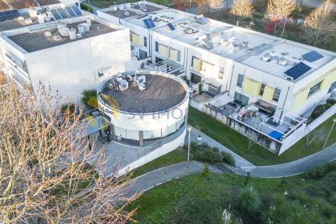 Restaurante em Folgosa com Excelente Localização e Capacidade para 80 Pessoas