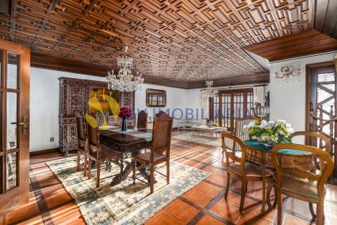 Moradia T4 em Ermesinde com Varandas e Aquecimento Central