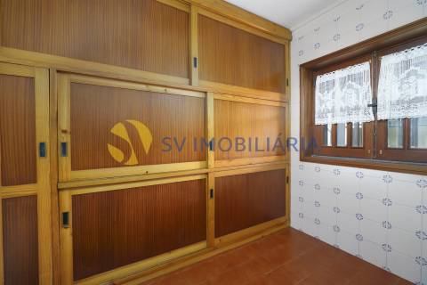 Moradia T4 em Ermesinde com Varandas e Aquecimento Central