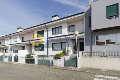 Moradia T4 Venda em Vila Nova da Telha,Maia