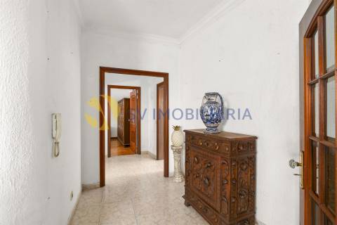 Moradia T6 no centro de Ermesinde com anexo e pátio