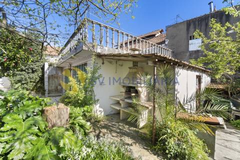 Moradia T6 no centro de Ermesinde com anexo e pátio