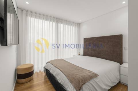 Apartamento T3 moderno em Vilar de Pinheiro com excelente exposição solar