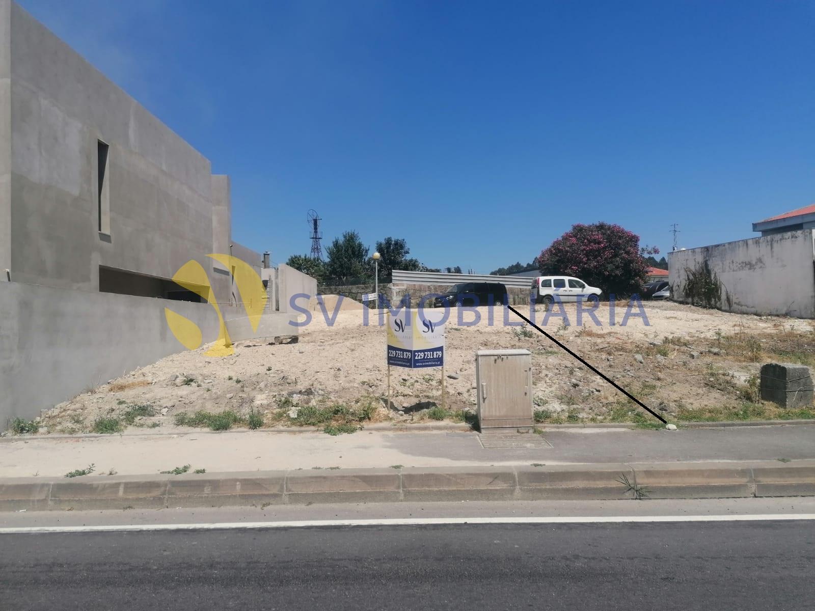 Lote de terreno para moradia em Silva Escura – Maia