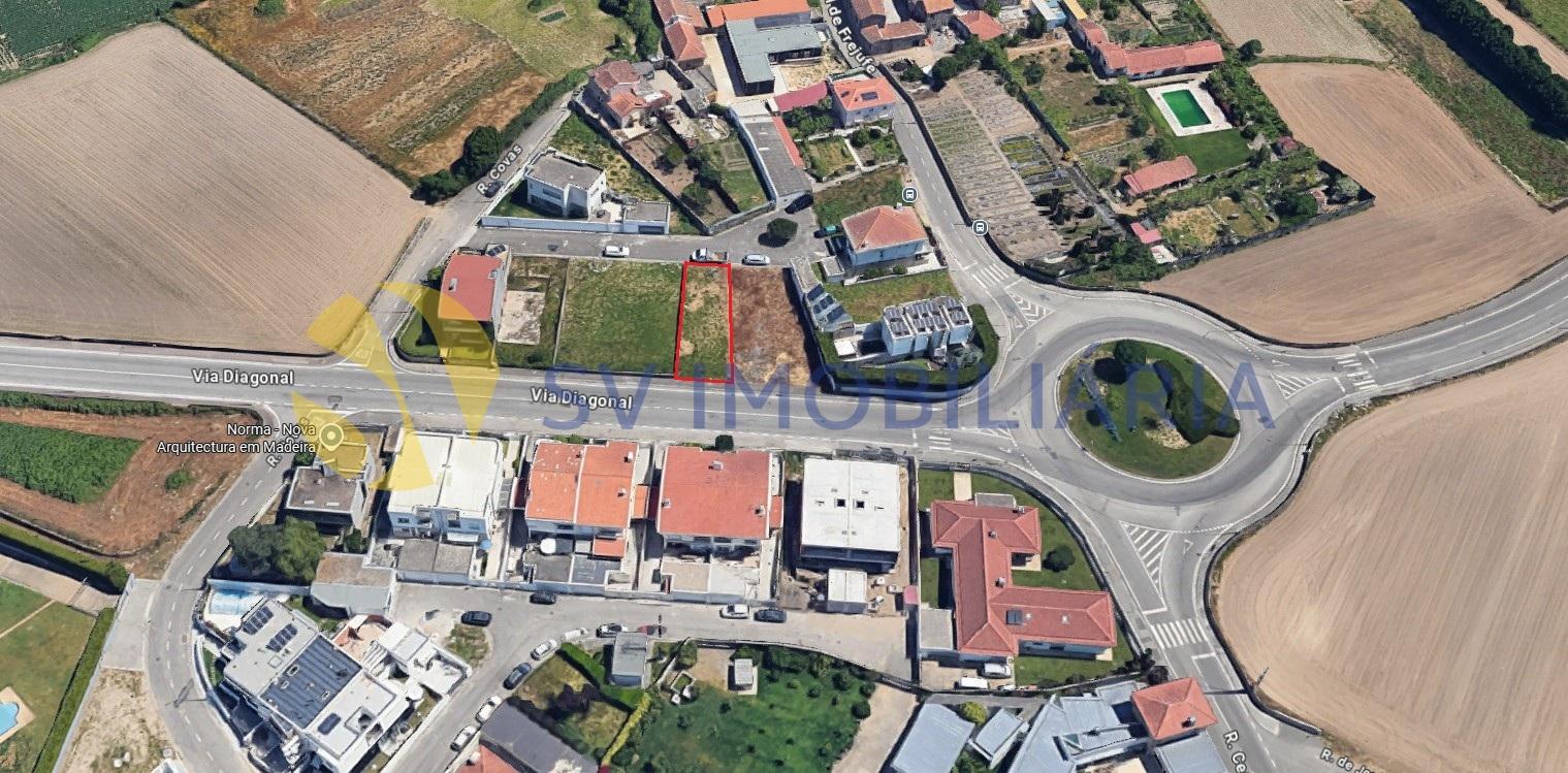Lote de terreno para moradia em Silva Escura – Maia