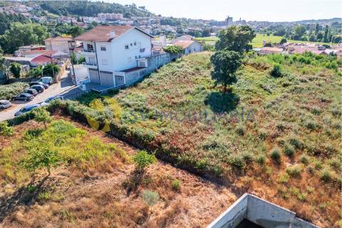 Terreno 2.540 m2 em Alfena com viabilidade de construção