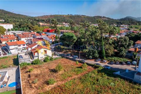 Terreno 2.540 m2 em Alfena com viabilidade de construção