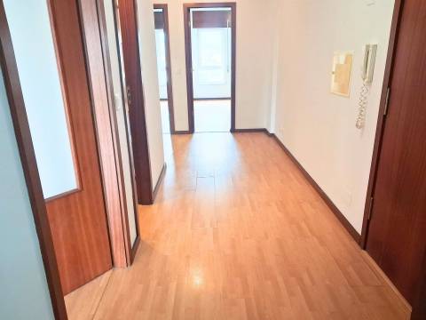 Apartamento T2 Arrendamento em Ermesinde,Valongo
