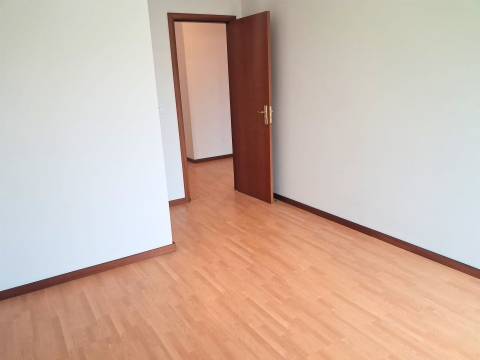 Apartamento T2 Arrendamento em Ermesinde,Valongo