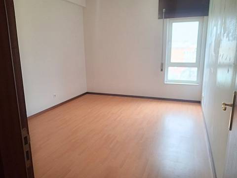 Apartamento T2 Arrendamento em Ermesinde,Valongo