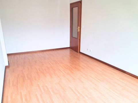 Apartamento T2 Arrendamento em Ermesinde,Valongo