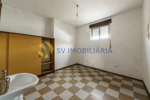 Moradia Devoluta T7+4 Venda em Carrazeda de Ansiães,Carrazeda de Ansiães