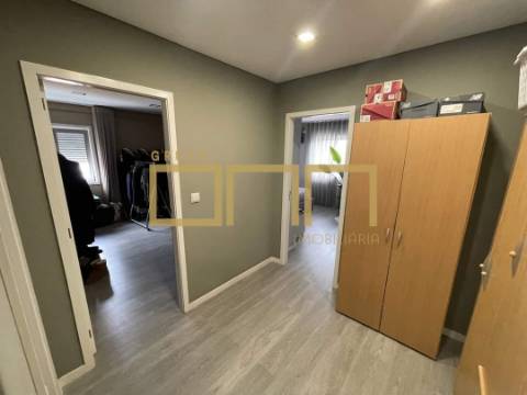 Apartamento T3 em Tamel (S. Veríssimo) com garagem fechada!