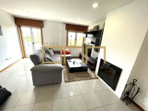 Apartamento T3 em Tamel (S. Veríssimo) com garagem fechada!