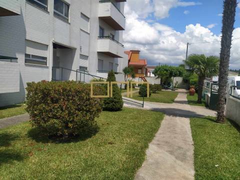 Apartamento T3 em Tamel (S. Veríssimo) com garagem fechada!