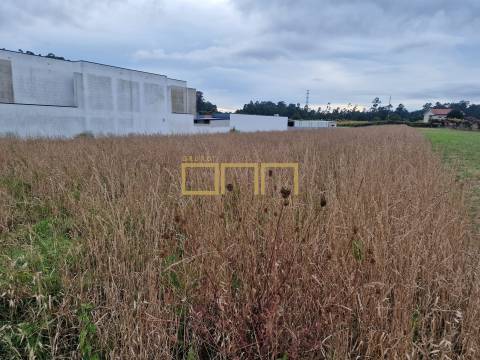 Terreno à venda em Perelhal