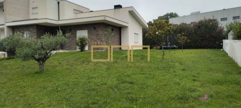 Moradia T4 seminova em Alvelos, Barcelos