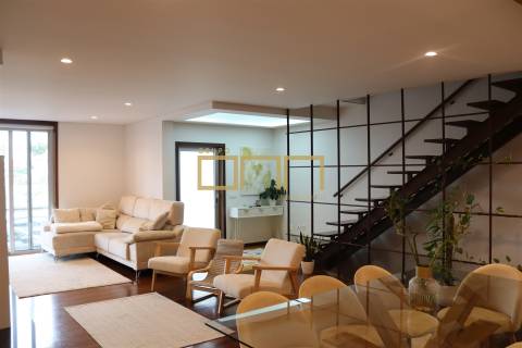 Moradia em banda com piscina