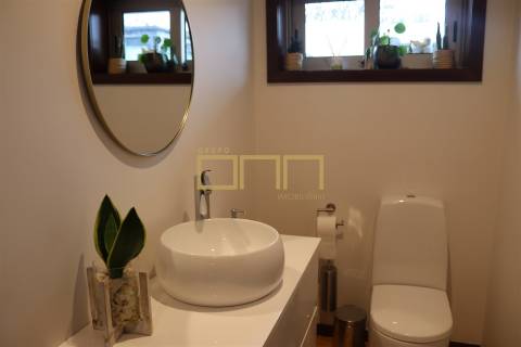 Moradia em banda com piscina