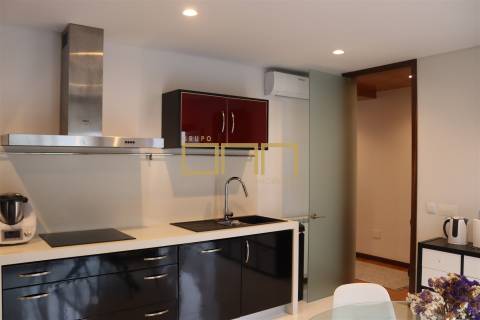 Moradia em banda com piscina