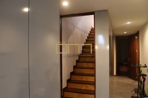 Moradia em banda com piscina