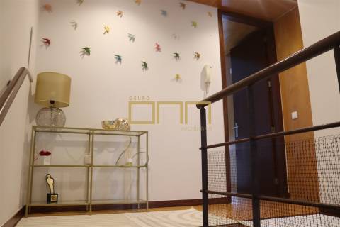 Moradia em banda com piscina